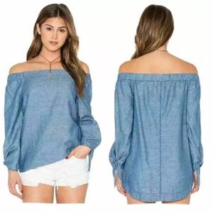 Free People Show Me Some Shoulder linen top in Chambray / S /Excellent condition